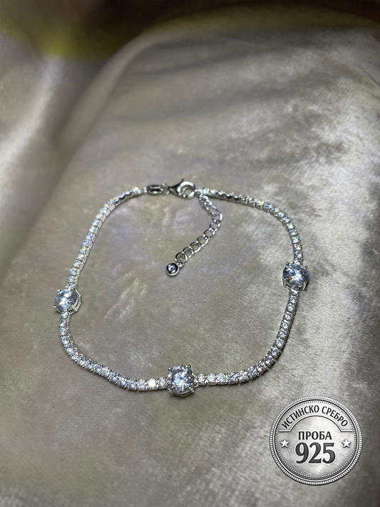 Сребърна тенис гривна „Triple Crystal“